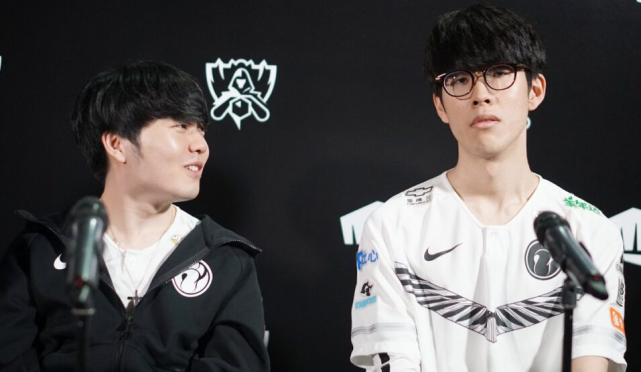 英超：阿森纳1：0客胜曼联，取得开门红