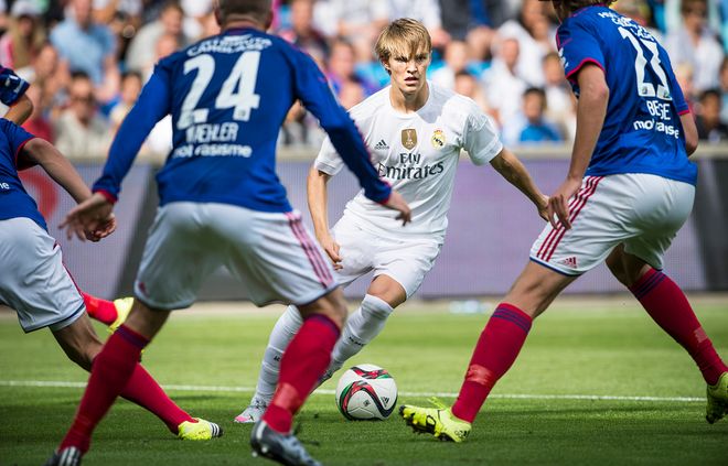 NBA 3月30日红黑榜：湖人三巨头惊艳表现，灰熊小贾伦假摔暴露无遗！.