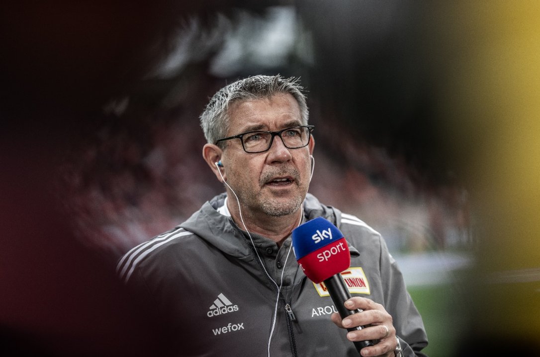 加入 EDward Gaming 争夺 S11 冠军！你们如何评价 JIEJIE 在 EDward Gaming 的表现？